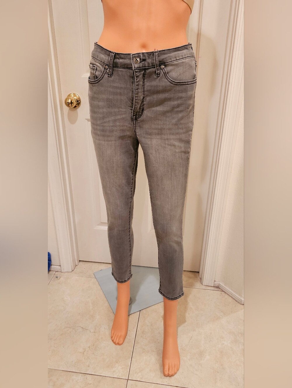 Anne Klein Grey High-Rise Cropped Jeans
